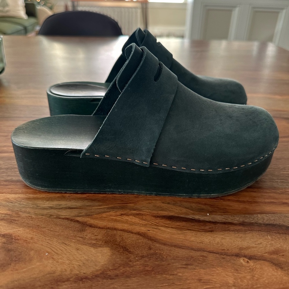 Bryr Monochrome Platforms